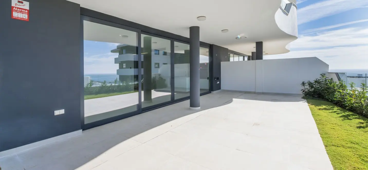 Sale of ground floor apartment in Fuengirola 2
