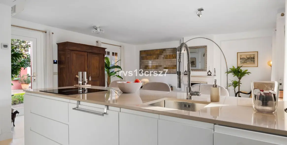 Venta de adosado en Guadalmina Baja 8