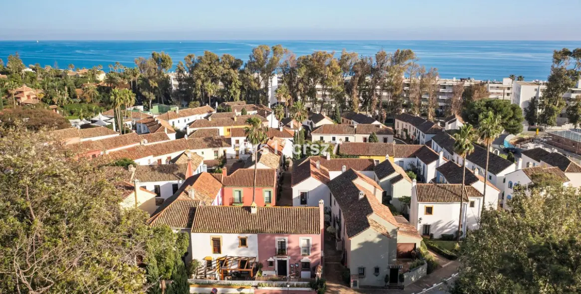 Venta de adosado en Guadalmina Baja 21