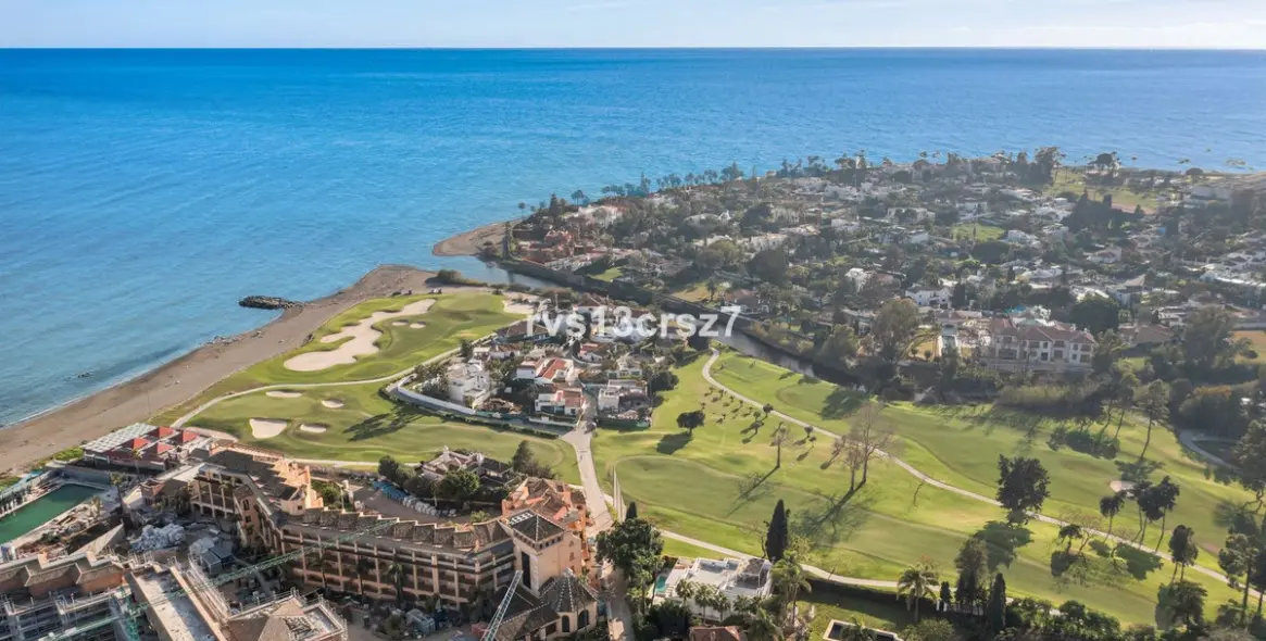 Venta de adosado en Guadalmina Baja 23