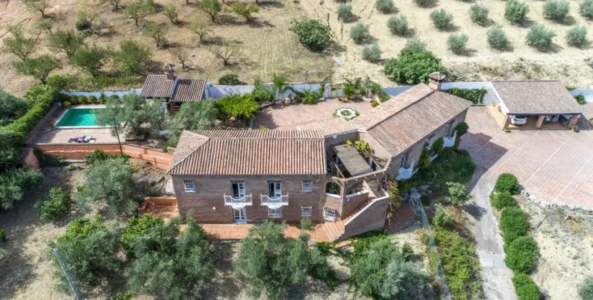 Venta de finca - cortijo en Alhaurín de la Torre 1