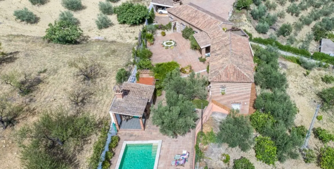Venta de finca - cortijo en Alhaurín de la Torre 2