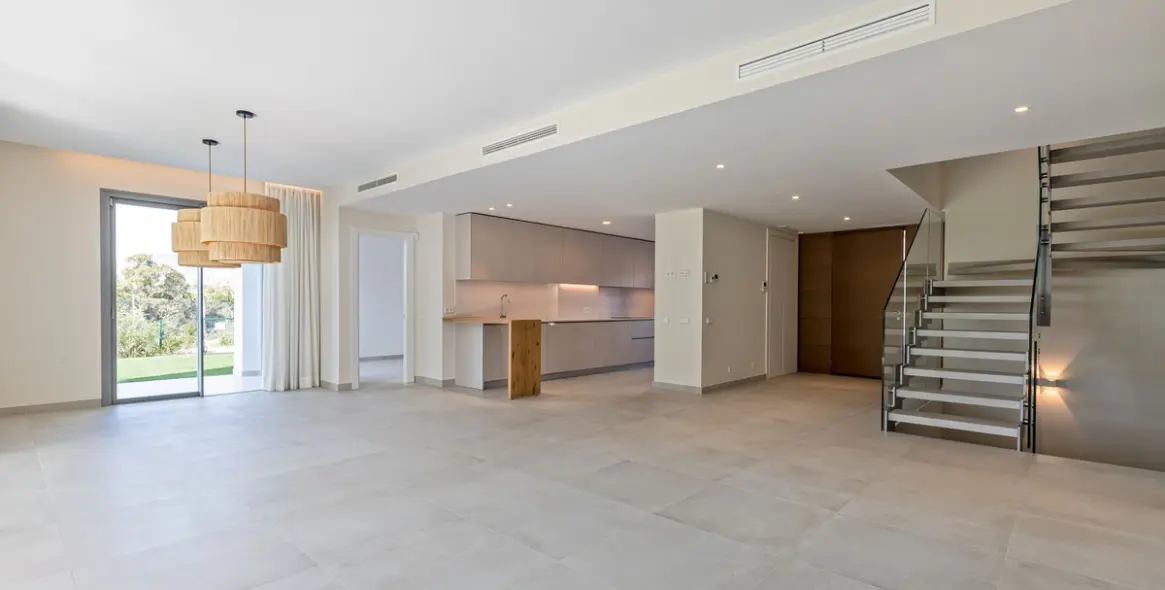 Venta de casa pareada en San Pedro de Alcántara 27
