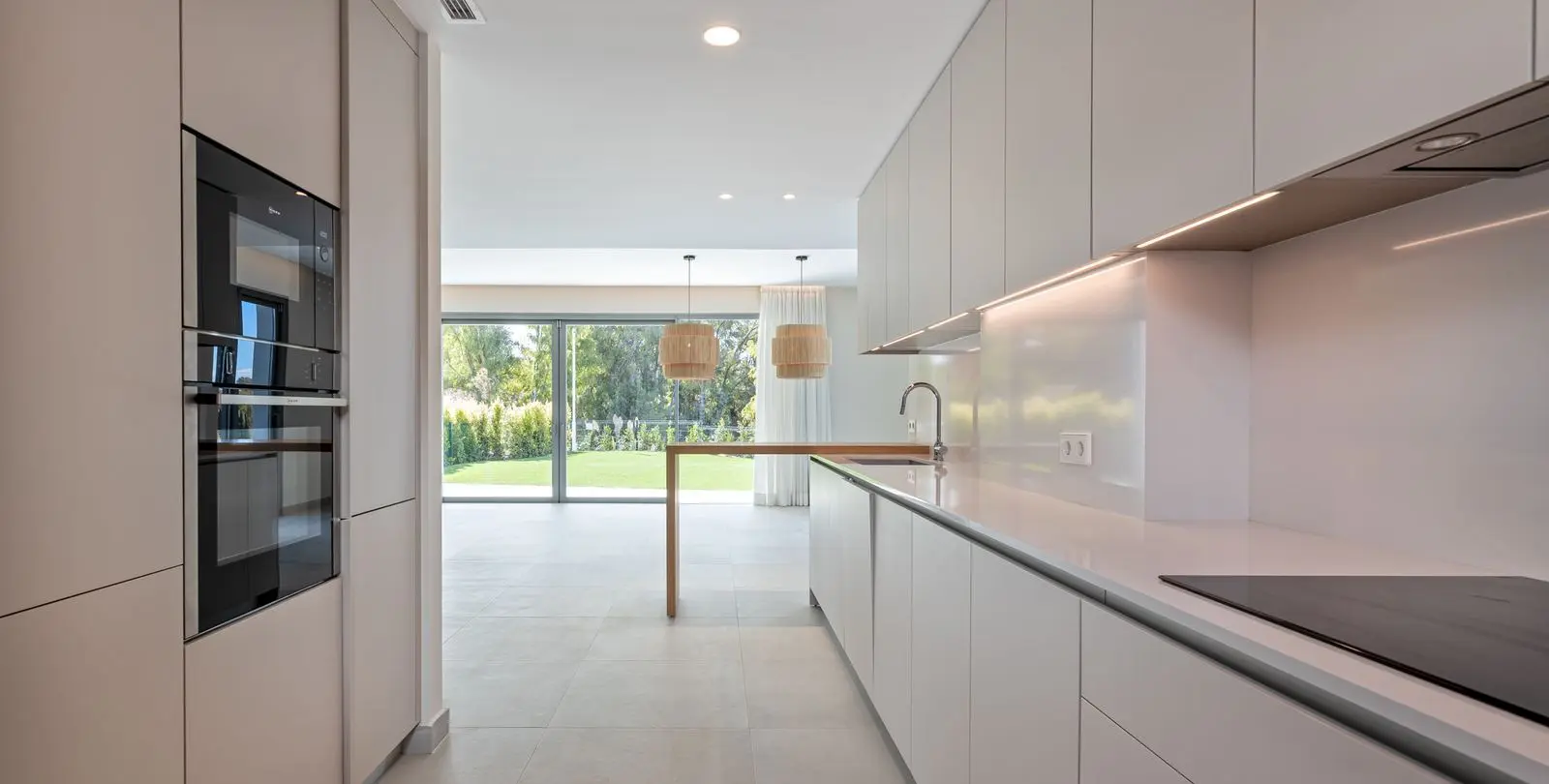 Sale of semi-detached house in San Pedro de Alcántara 4