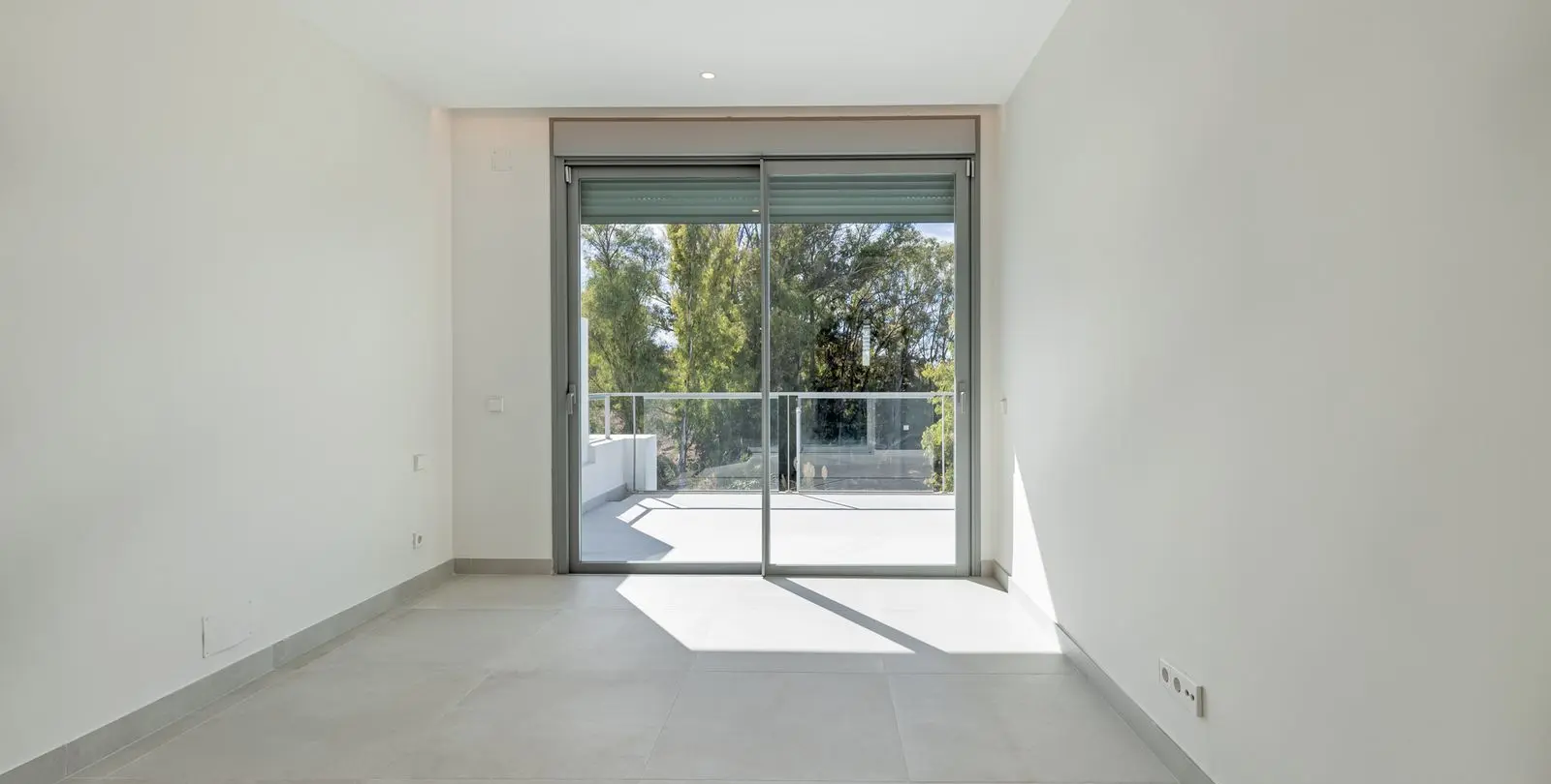 Sale of semi-detached house in San Pedro de Alcántara 10