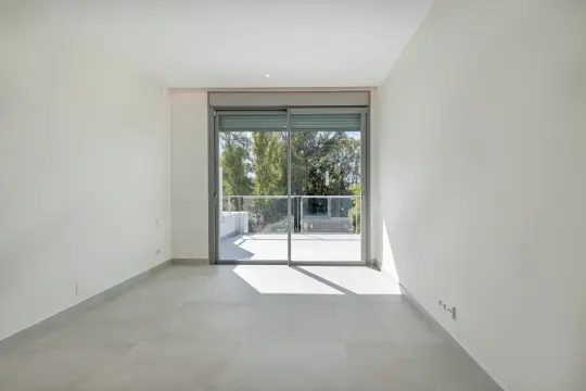 Image 10 thumb