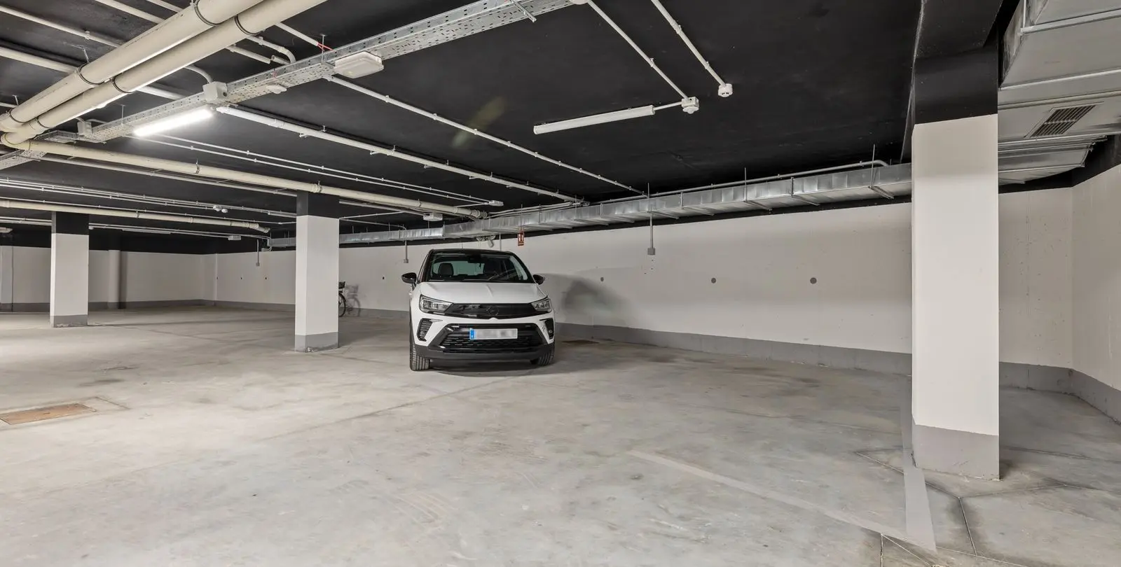 Sale of semi-detached house in San Pedro de Alcántara 24