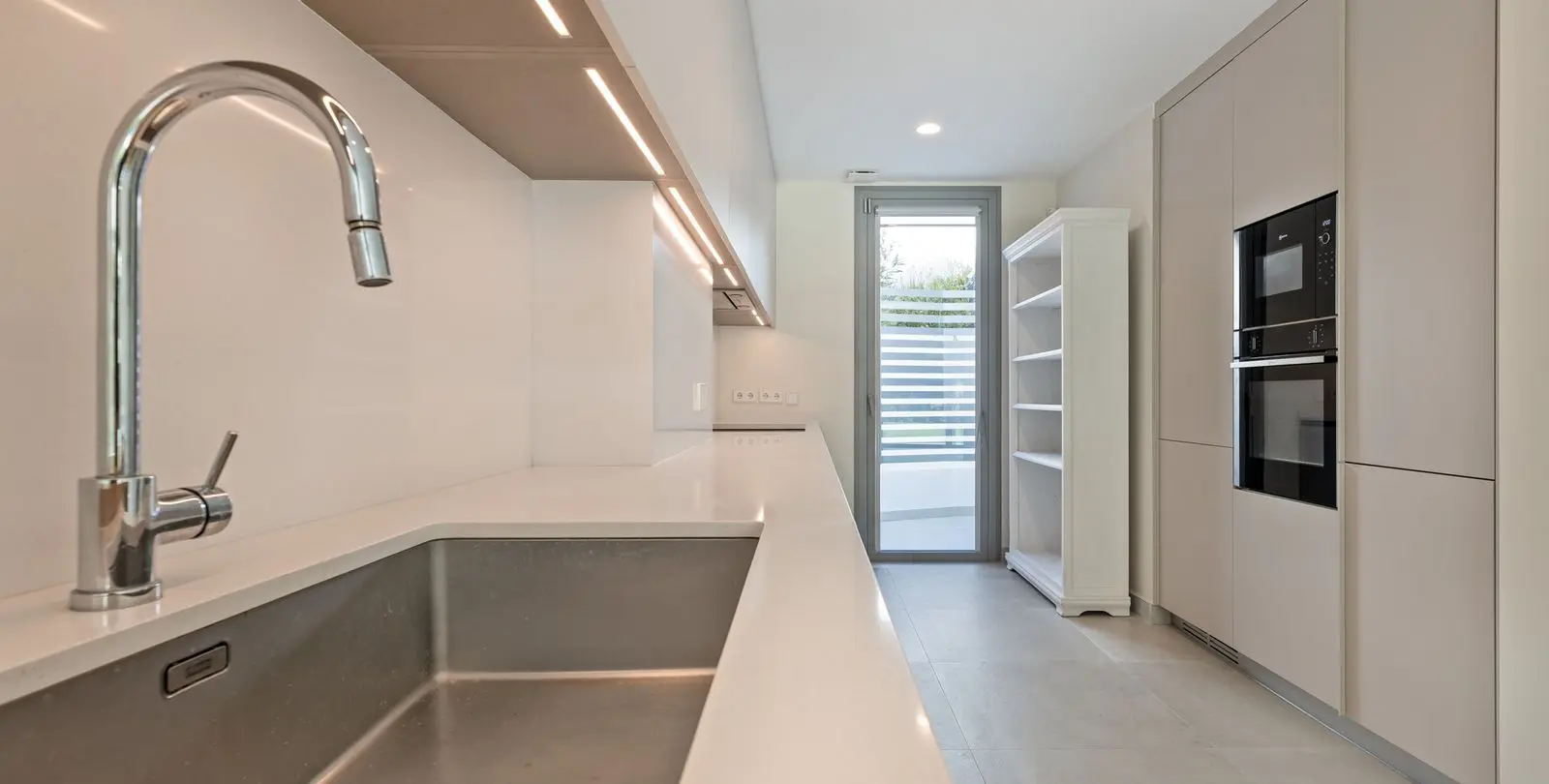 Sale of semi-detached house in San Pedro de Alcántara 28