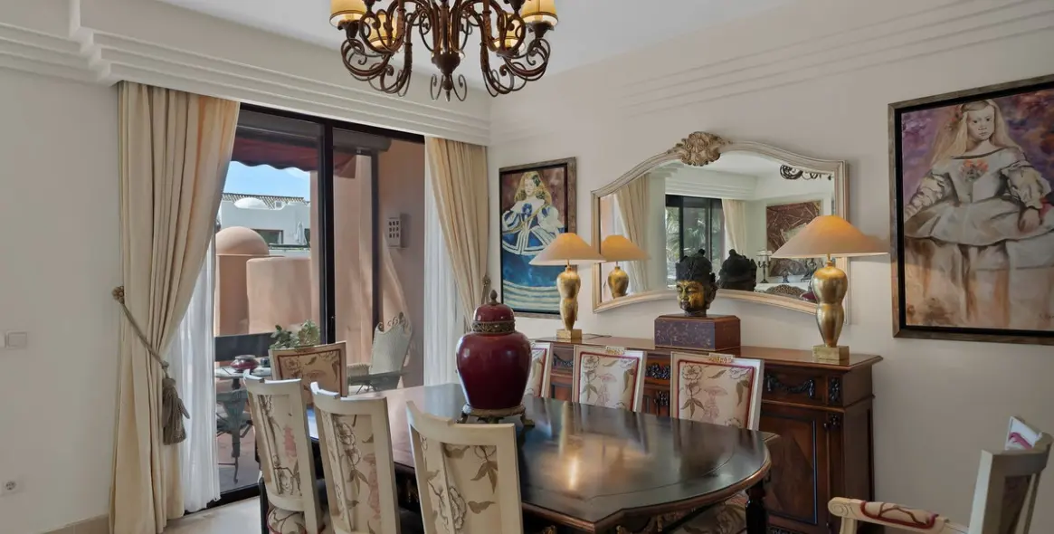 Venta de ático en Puerto Banús 2