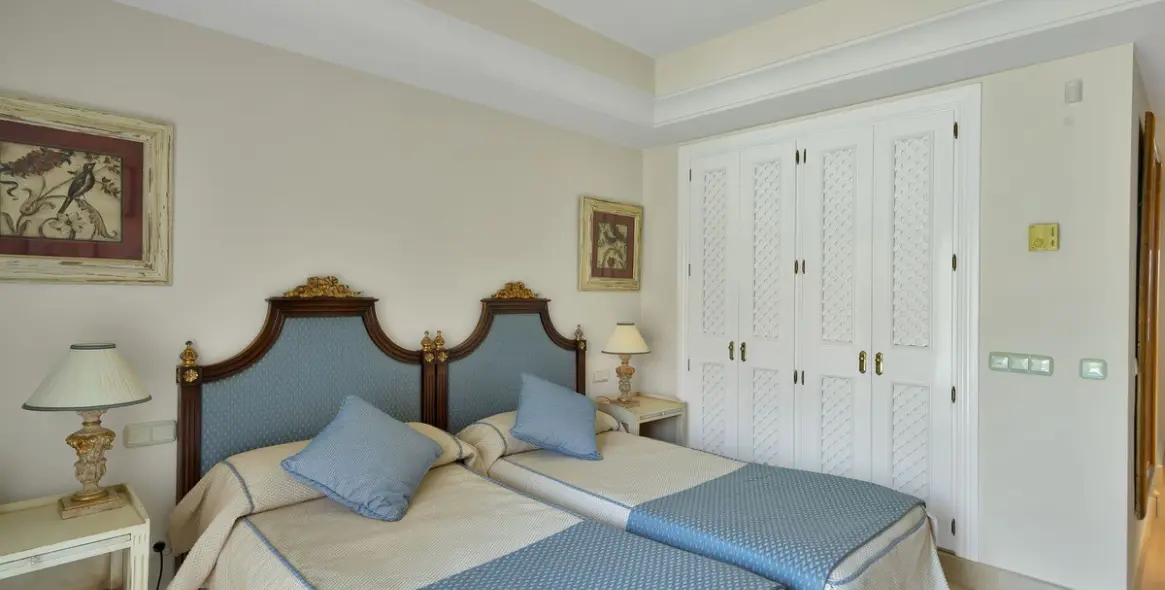 Venta de ático en Puerto Banús 14