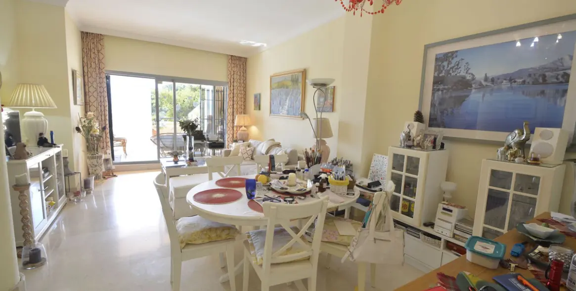 Sale of ground floor apartment in Elviria 3