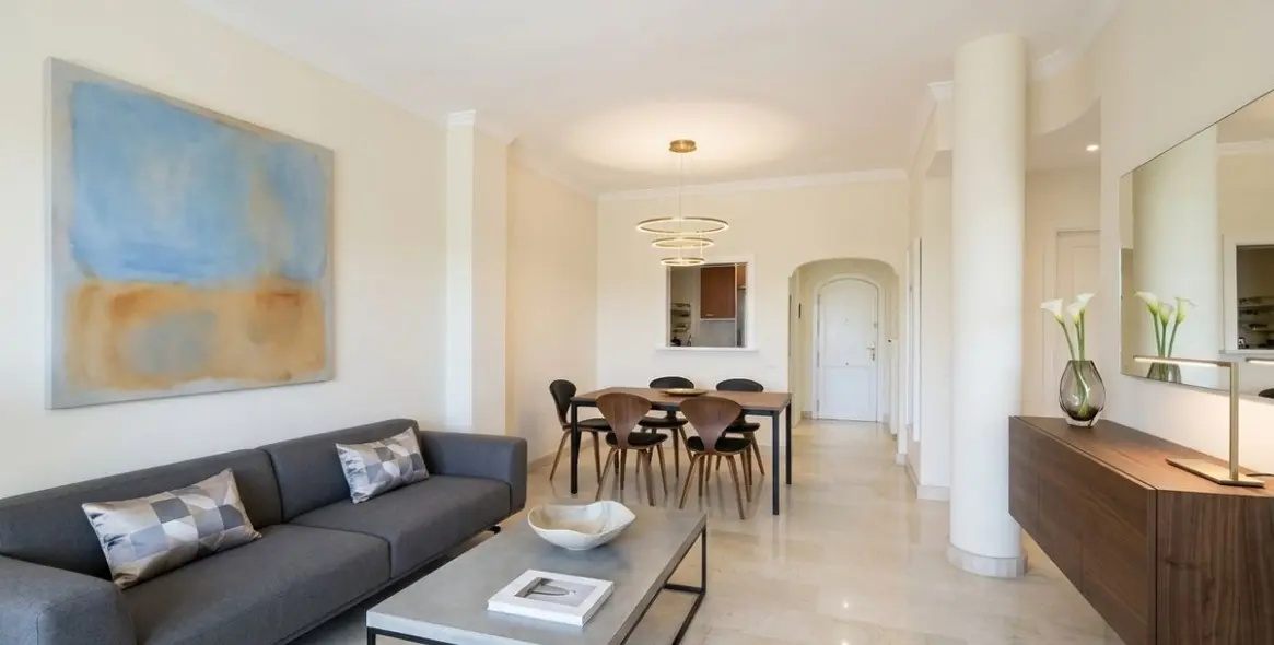 Sale of ground floor apartment in Elviria 4