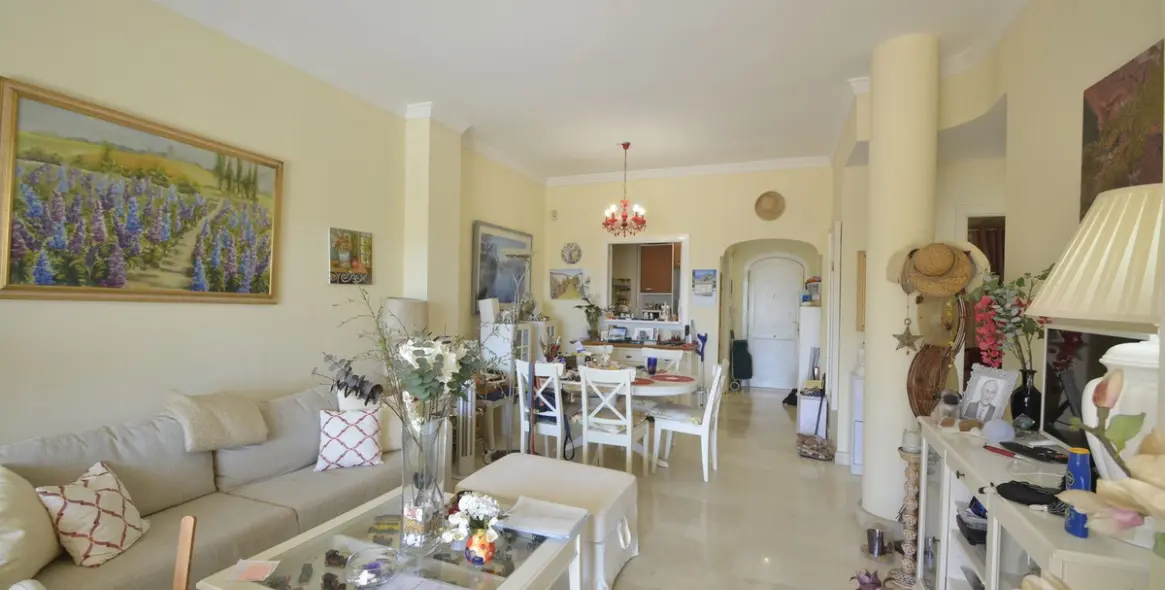 Sale of ground floor apartment in Elviria 5