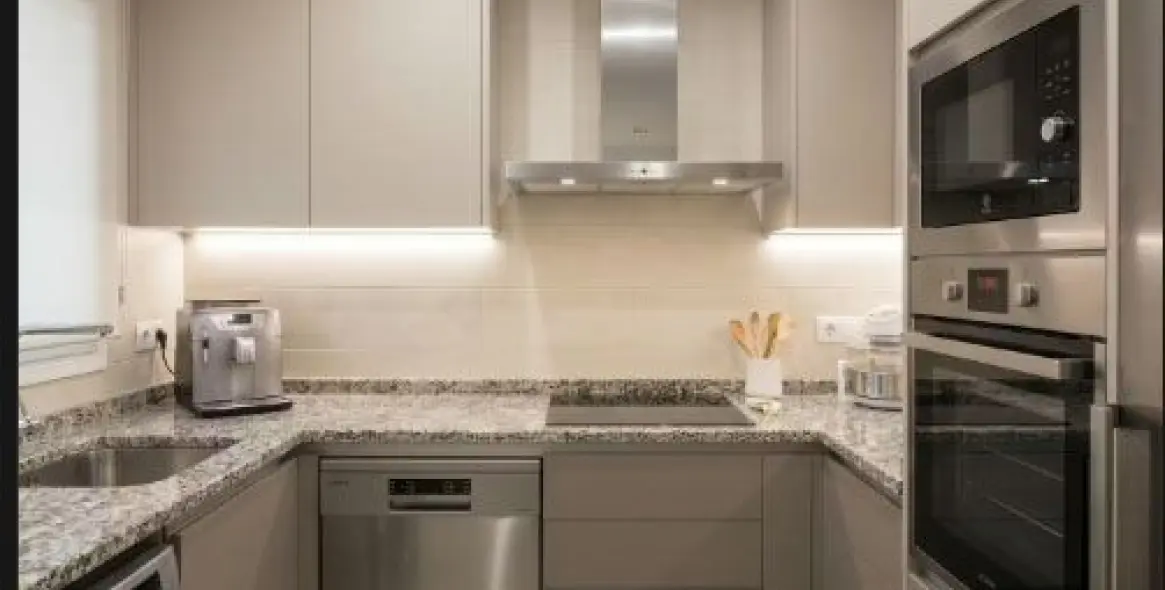 Sale of ground floor apartment in Elviria 6