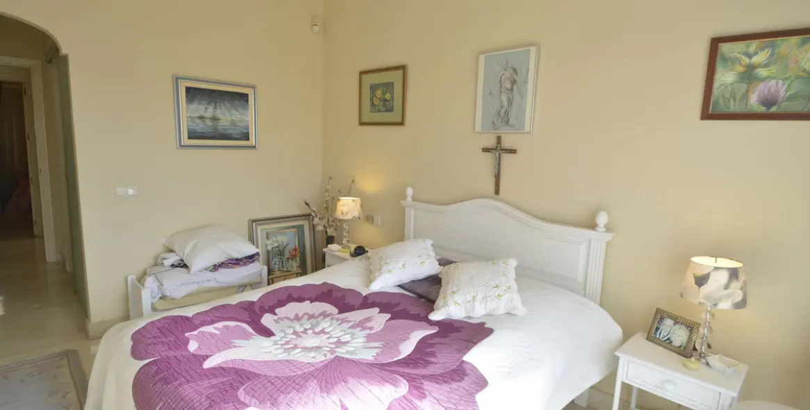 Sale of ground floor apartment in Elviria 10