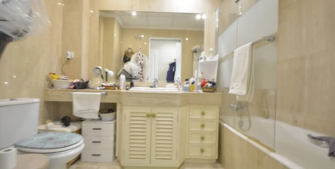 Sale of ground floor apartment in Elviria 12