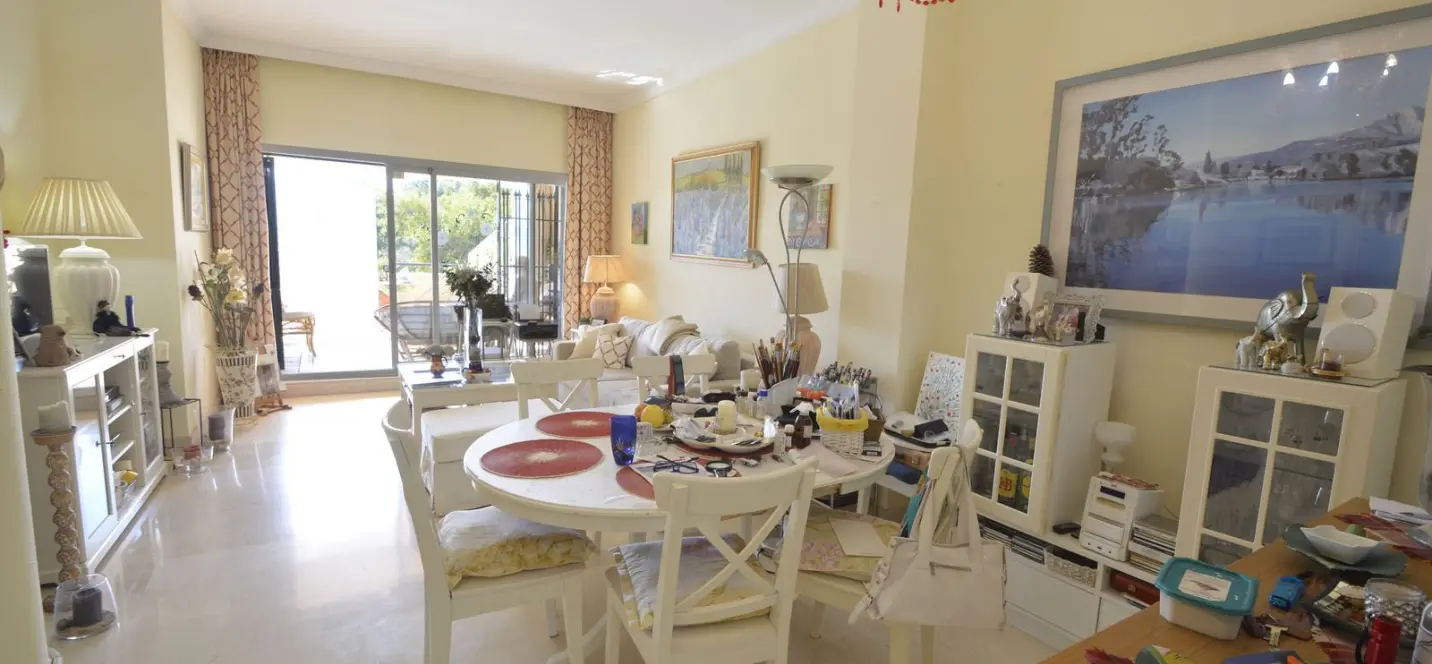 Sale of ground floor apartment in Elviria 2