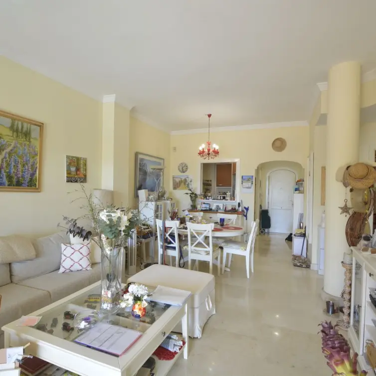 Sale of ground floor apartment in Elviria