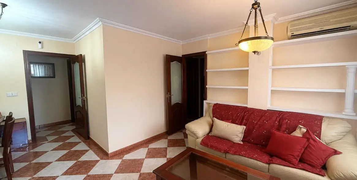 Venta de apartamento en planta media en Centro 3