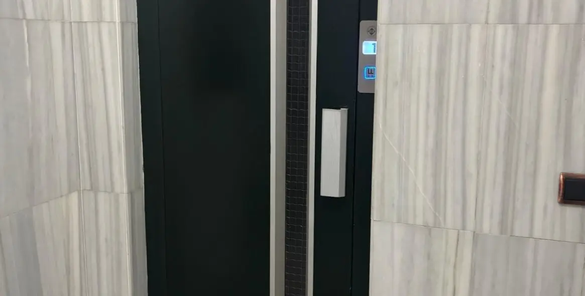 Venta de apartamento en planta media en Centro 17