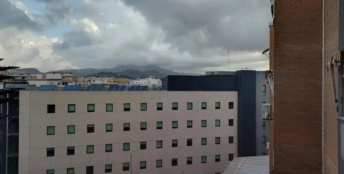 Venta de apartamento en planta media en Centro 21
