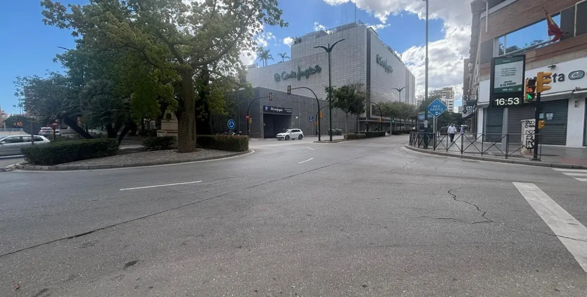 Venta de apartamento en planta media en Centro 25