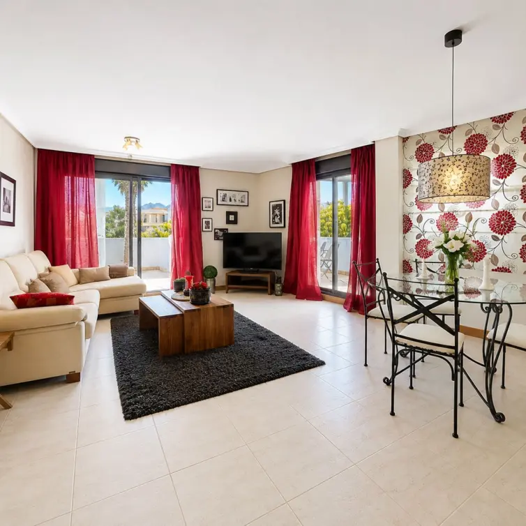 Venta de apartamento en planta media en Selwo
