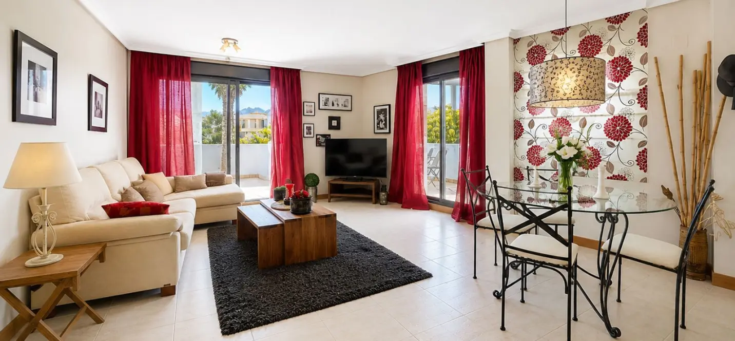 Venta de apartamento en planta media en Selwo 3