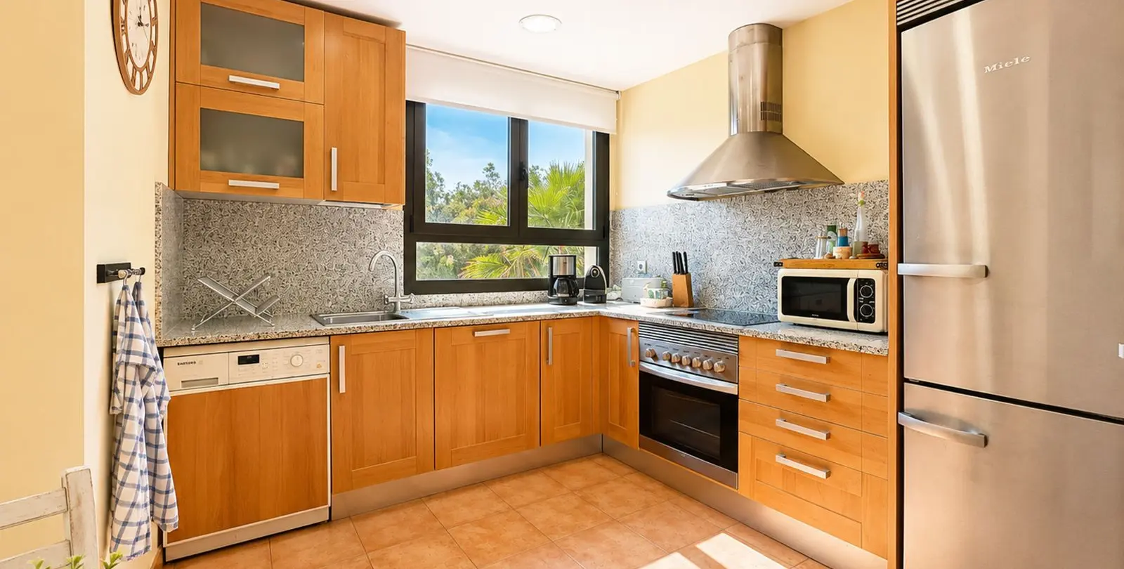 Sale of middle floor apartment in Selwo 10