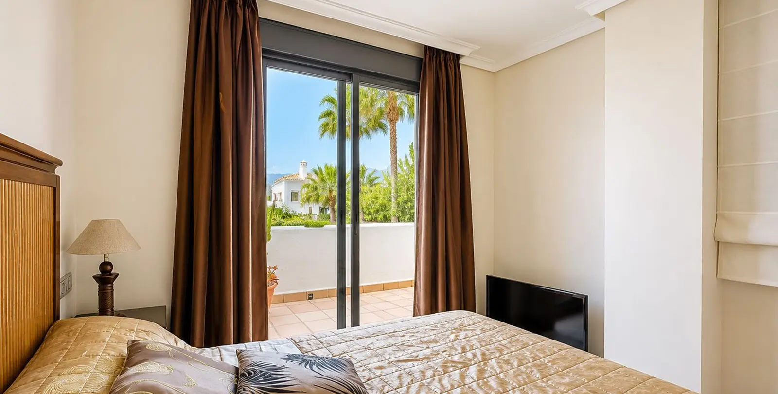 Sale of middle floor apartment in Selwo 13