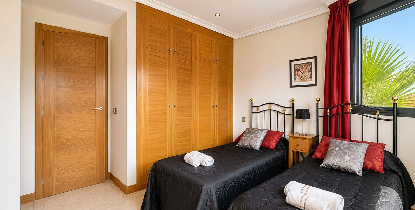Sale of middle floor apartment in Selwo 17