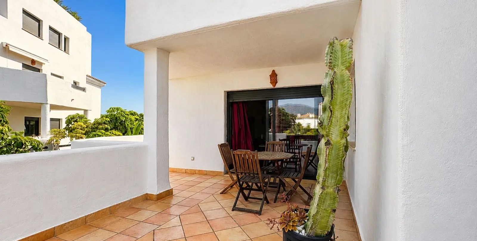 Sale of middle floor apartment in Selwo 23
