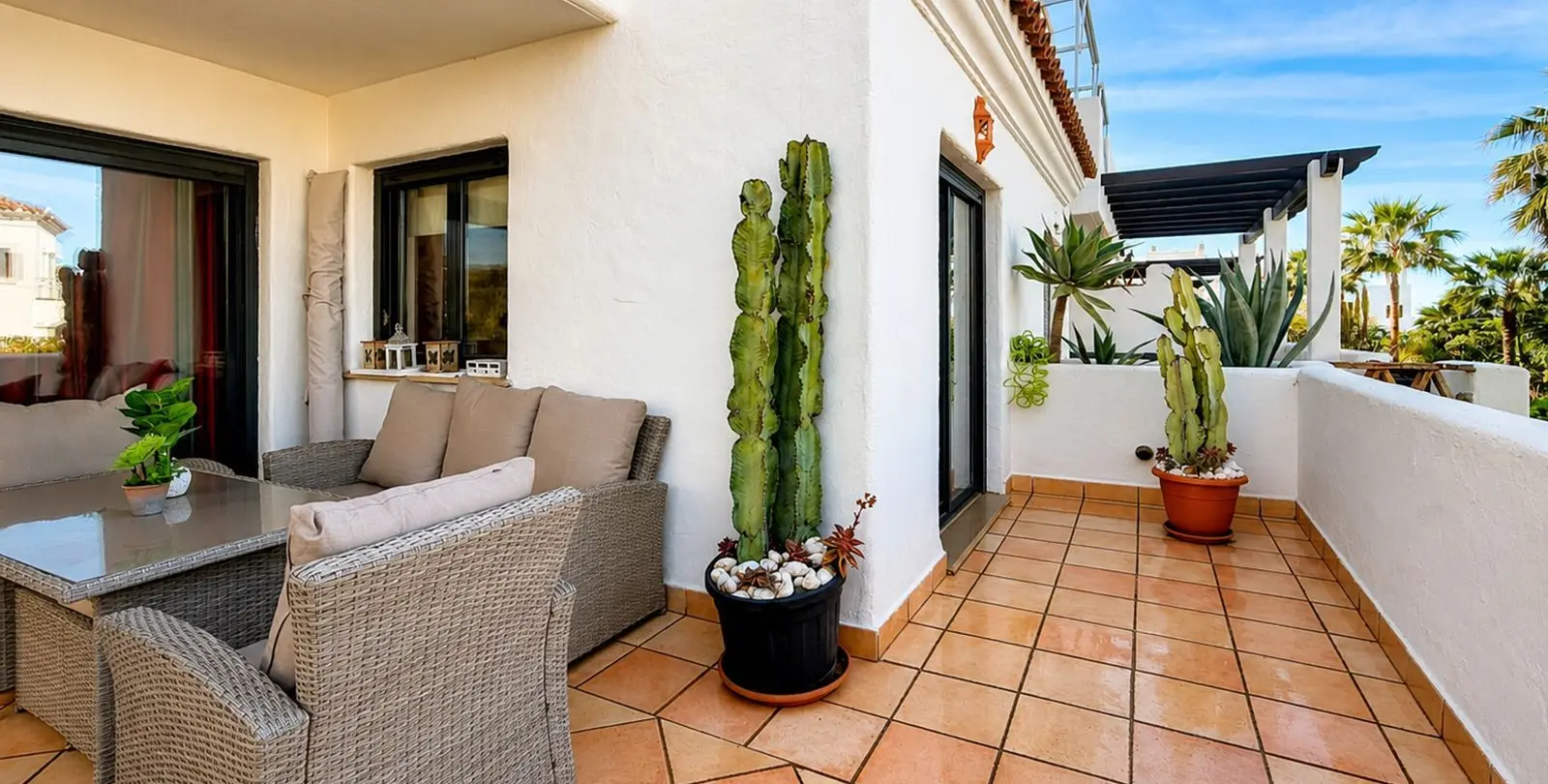 Sale of middle floor apartment in Selwo 26