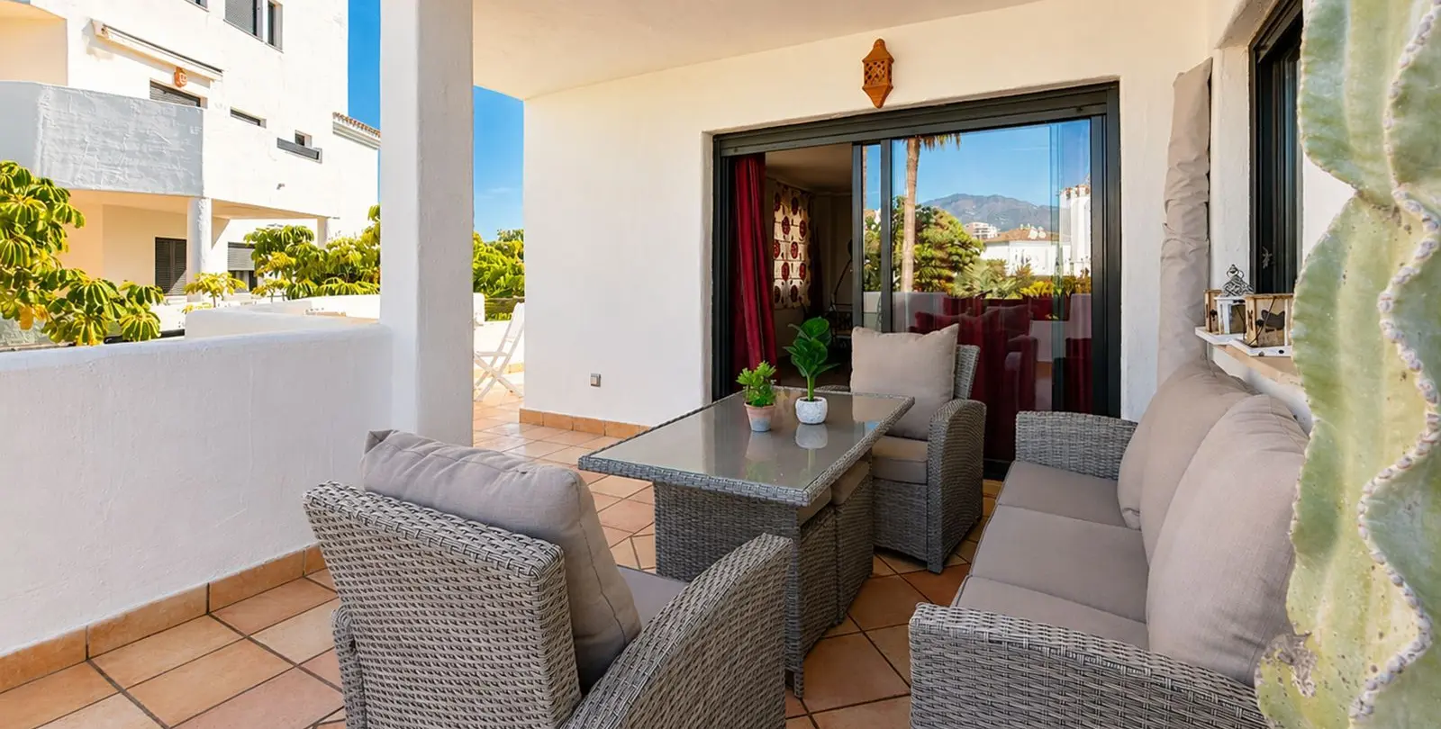 Sale of middle floor apartment in Selwo 28