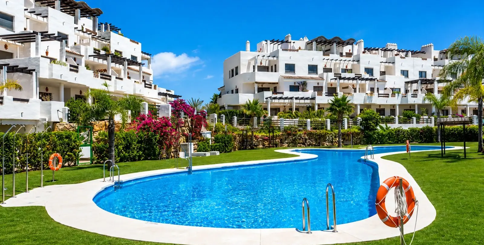 Sale of middle floor apartment in Selwo 32