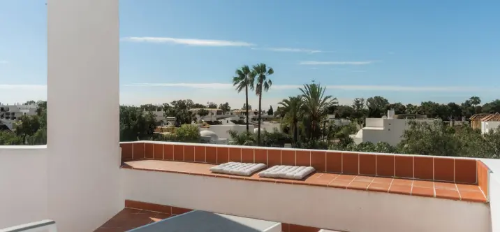 Sale of townhouse in Nueva Andalucía 0
