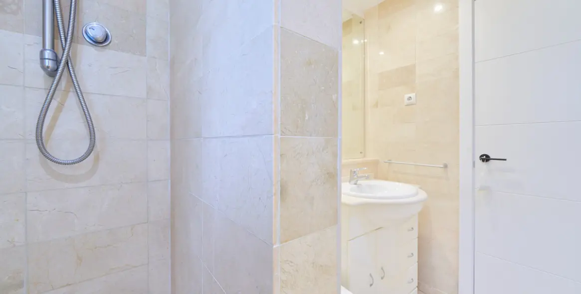 Продажа апартаментов на среднем этаже в Elviria 30