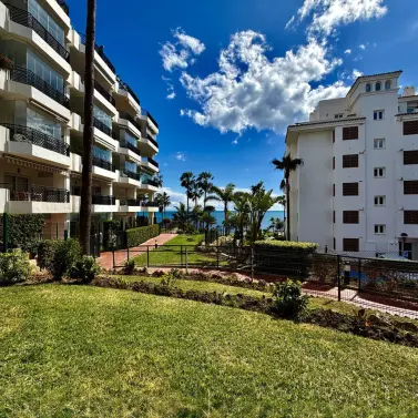 Venta de apartamento en planta baja en Calahonda