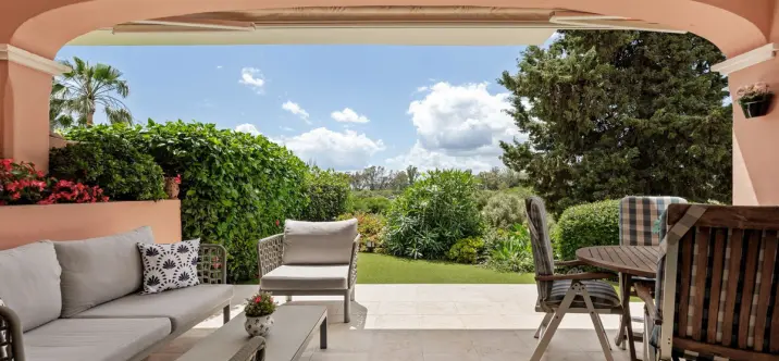 Sale of ground floor apartment in Estepona 0