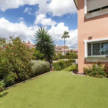 Sale of ground floor apartment in Estepona