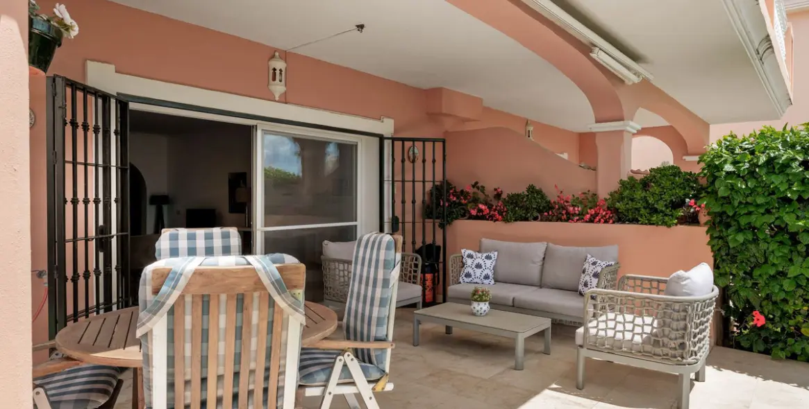 Sale of ground floor apartment in Estepona 5