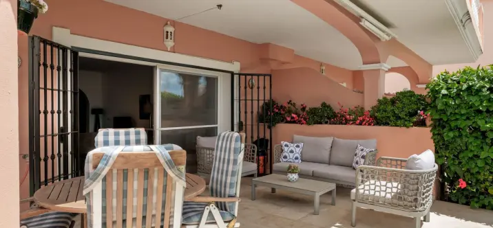 Sale of ground floor apartment in Estepona 4