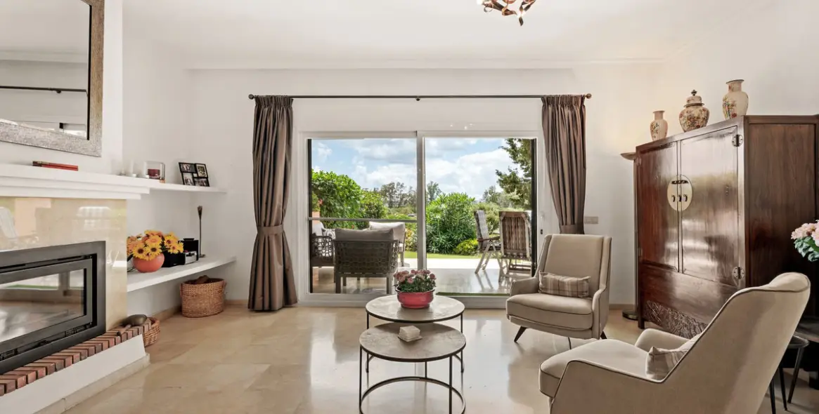 Sale of ground floor apartment in Estepona 8