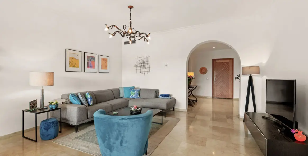 Sale of ground floor apartment in Estepona 9