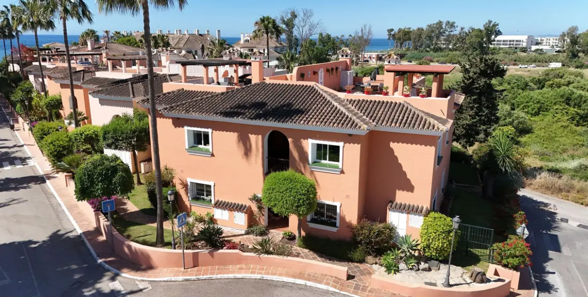Venta de apartamento en planta baja en Estepona 24