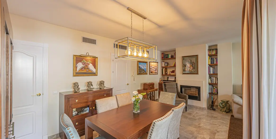Venta de apartamento en planta media en Nueva Andalucía 6