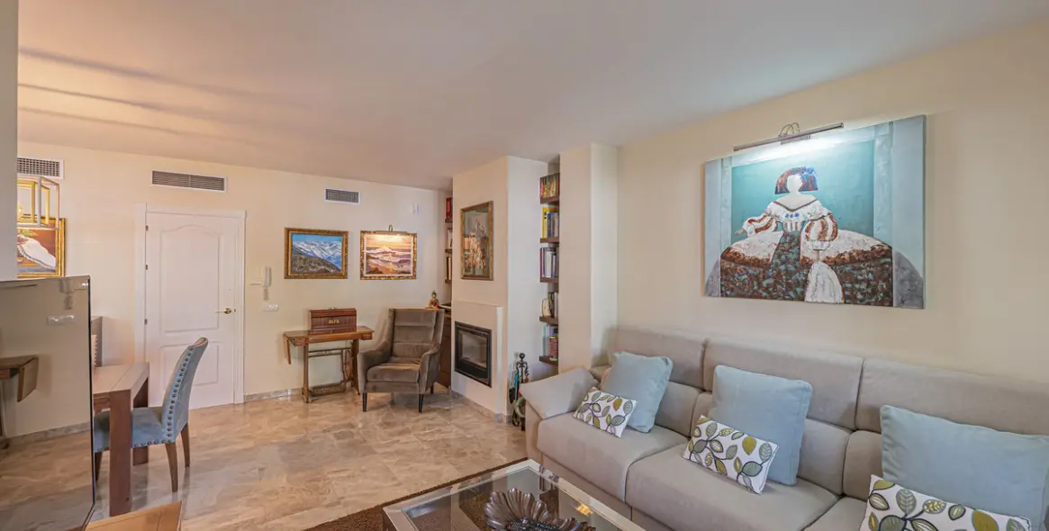 Venta de apartamento en planta media en Nueva Andalucía 8