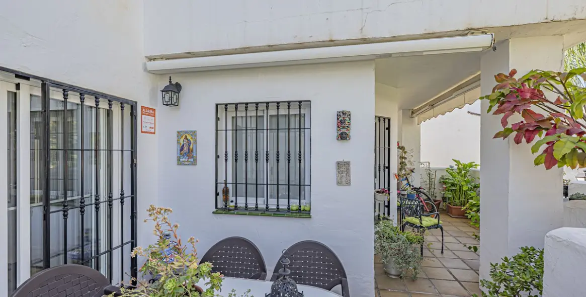 Venta de apartamento en planta media en Nueva Andalucía 18