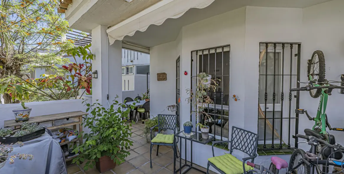 Venta de apartamento en planta media en Nueva Andalucía 19