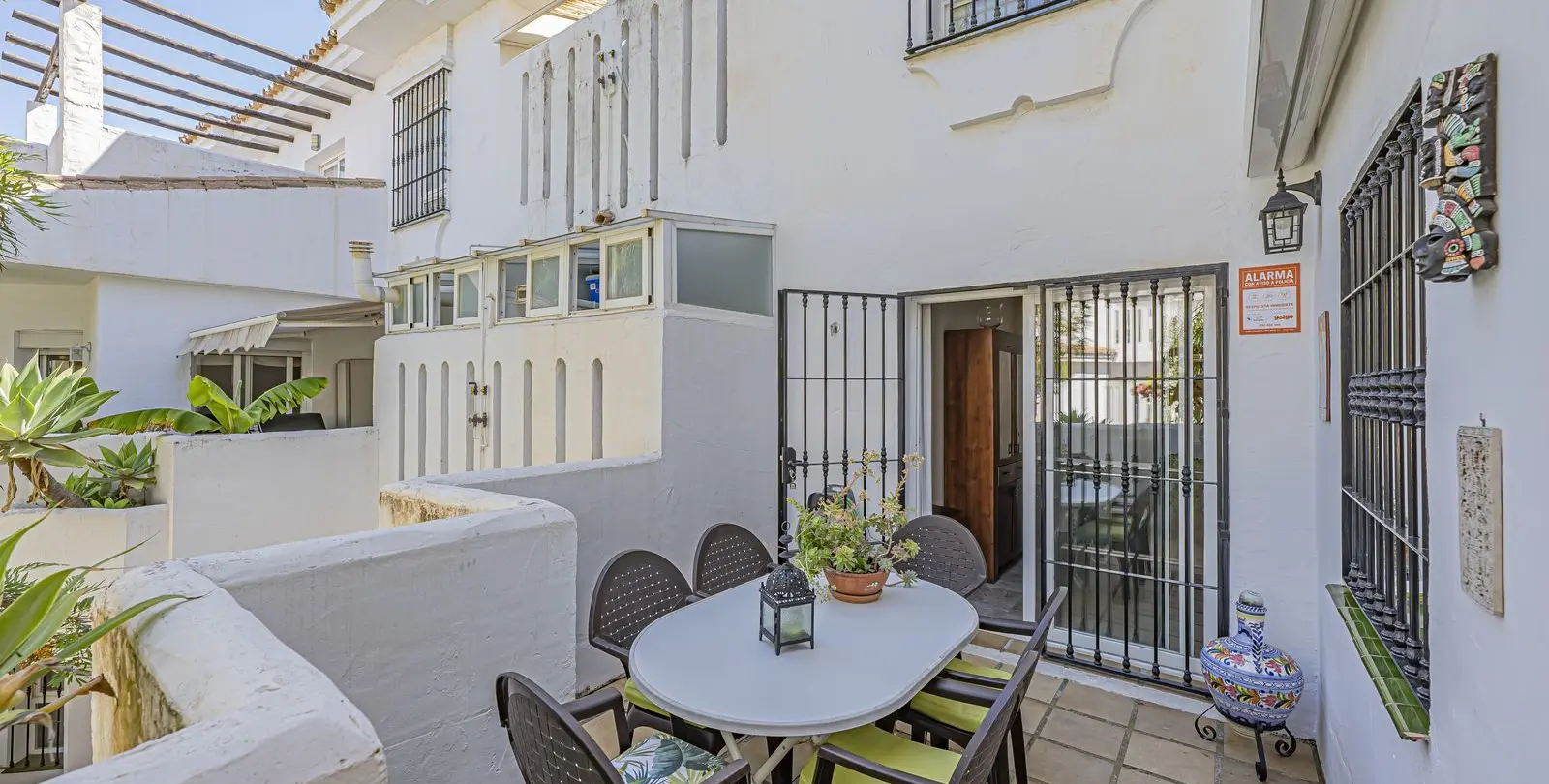 Sale of middle floor apartment in Nueva Andalucía 13